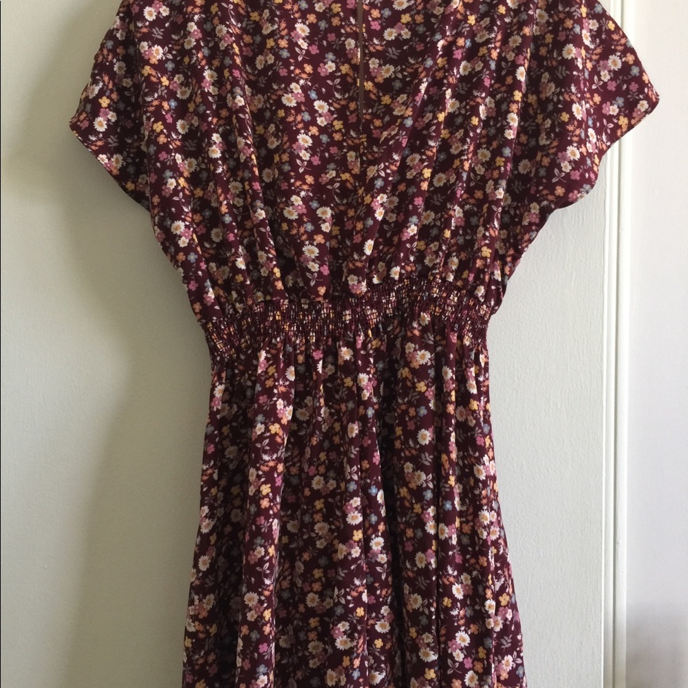Soprano Short Sleeve Tie-Front Romper- Wine - Picture 3 of 3